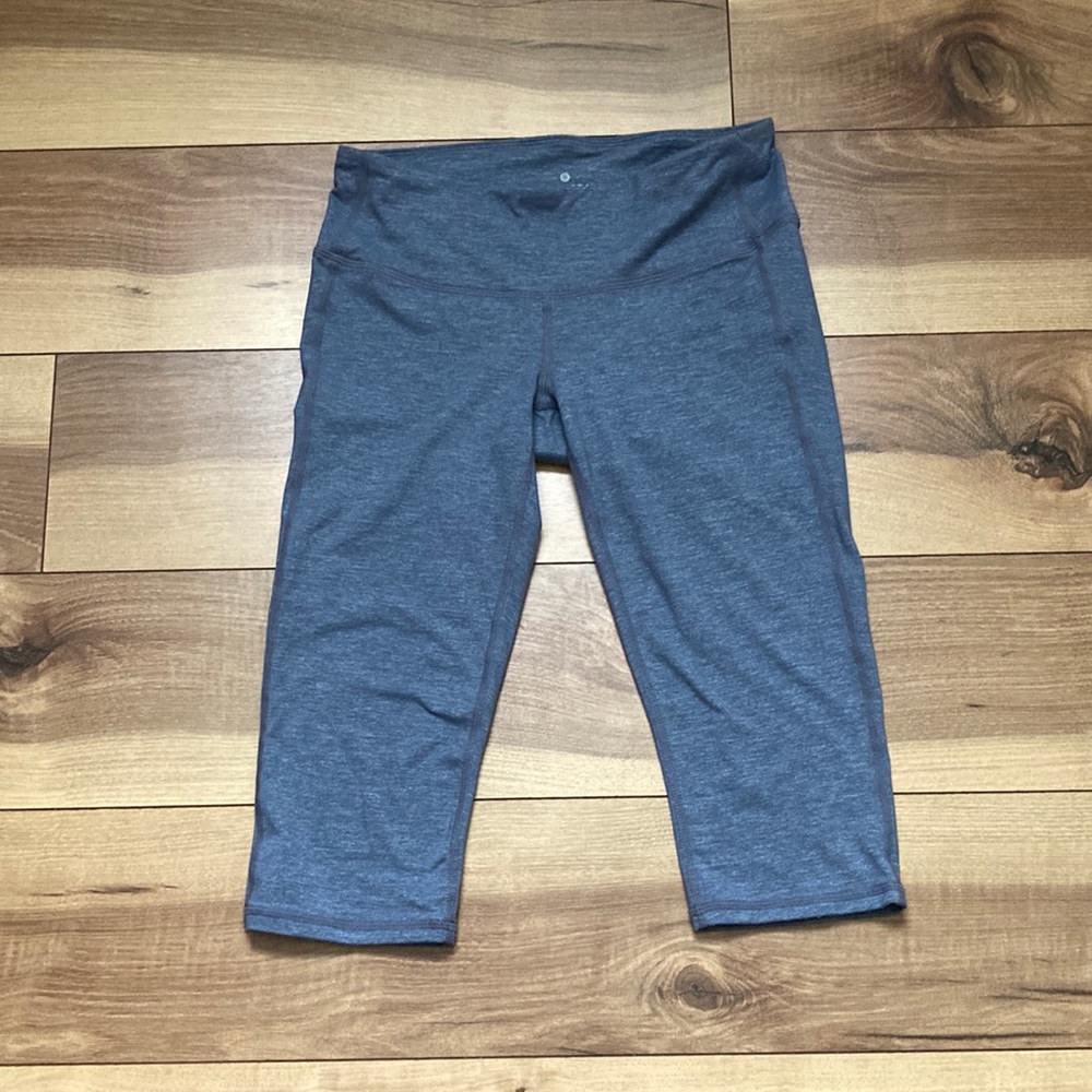 Athleta Odyssey Chaturanga Knicker Crops. Size XS